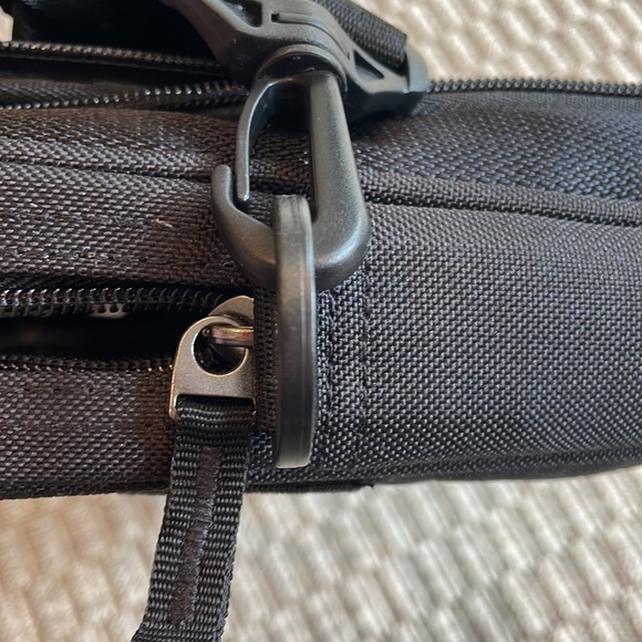 New! Case Logic laptop case 15 inch - Picture 15 of 15